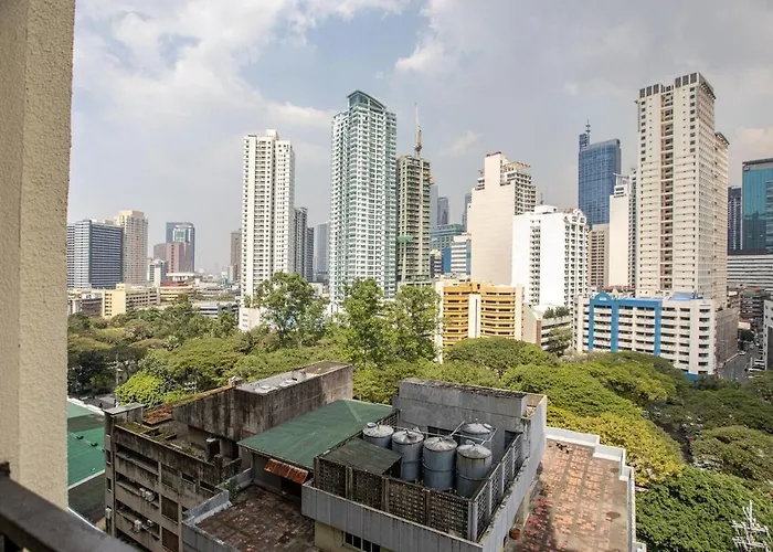 W King Bed Near Greenbelt 55-in Tv Manila