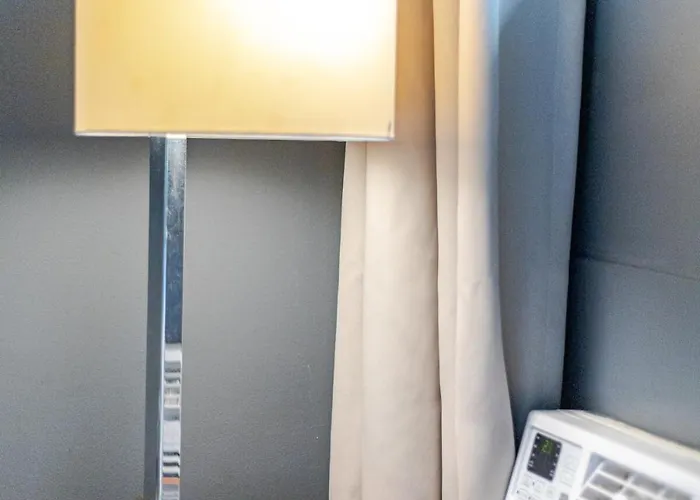 W King Bed Near Greenbelt 55-in Tv Apartment